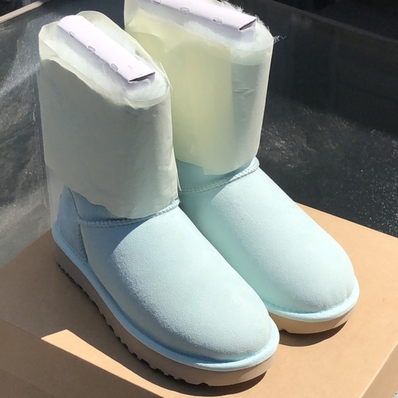 UGG Women's Bailey Bow II Boot - Picture 9 of 11